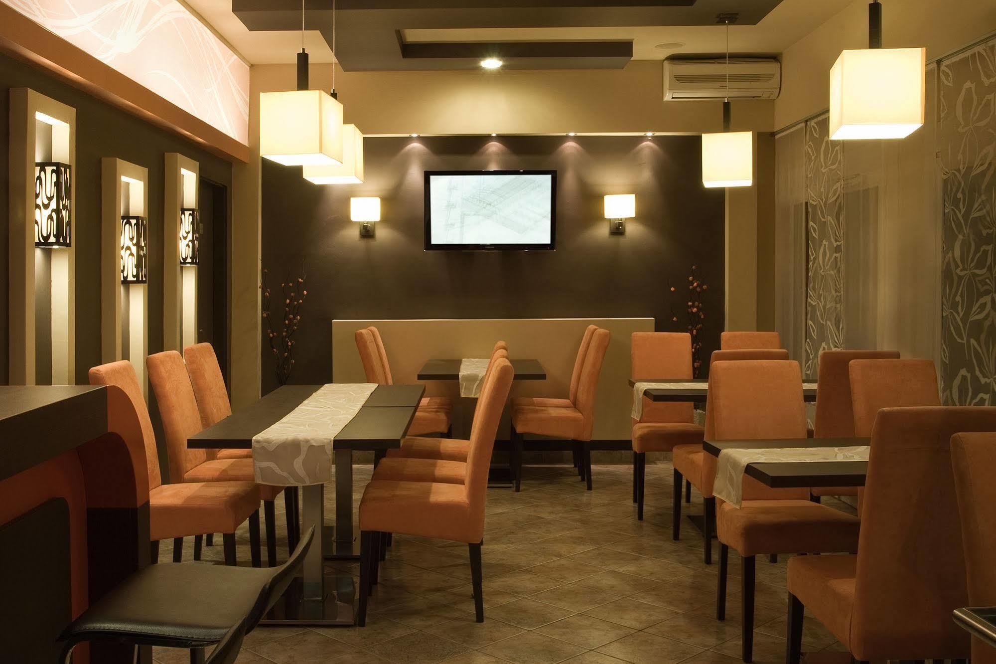 阿尔法酒店 杰尔 外观 照片