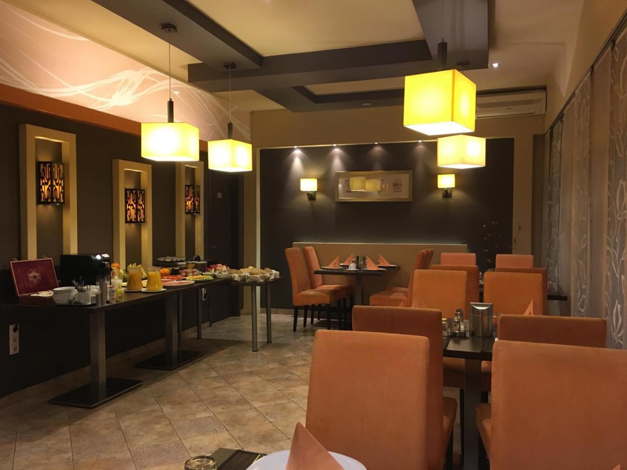 阿尔法酒店 杰尔 外观 照片